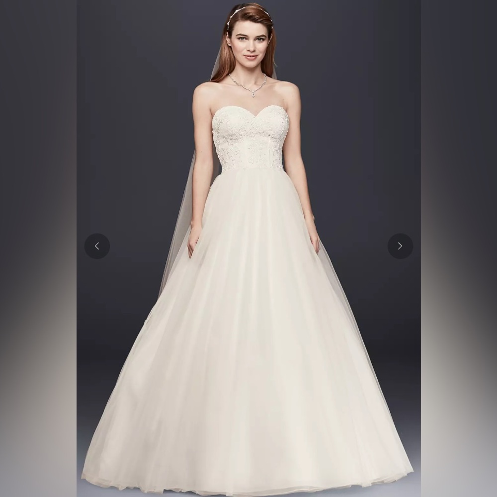 Sweetheart Wedding Dress with Lace-up Corset Ivory